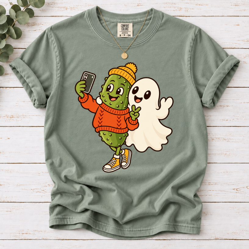 Pickle & Ghost Selfie T-Shirt – Cute Retro Halloween