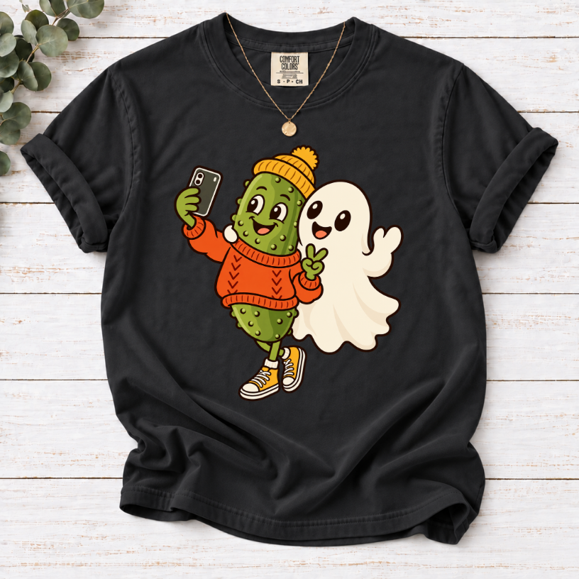 Pickle & Ghost Selfie T-Shirt – Cute Retro Halloween