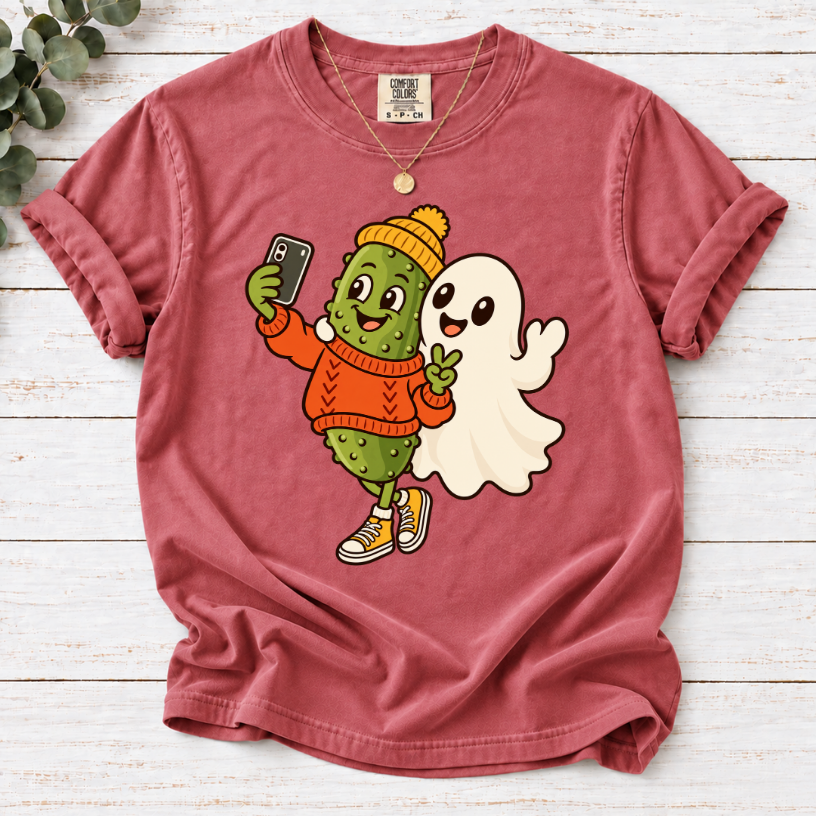Pickle & Ghost Selfie T-Shirt – Cute Retro Halloween