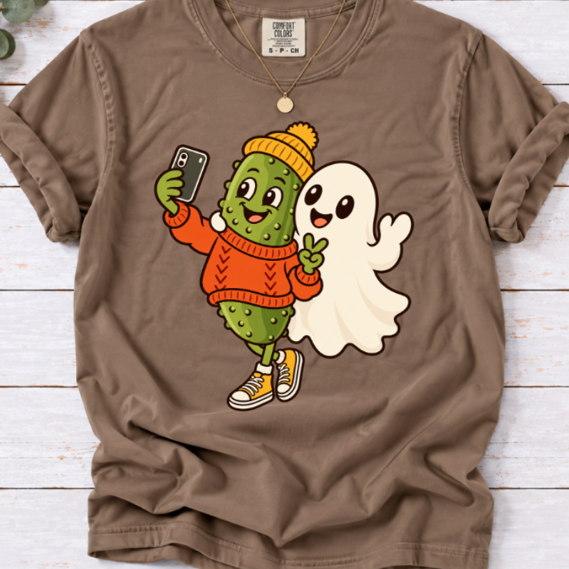 Pickle & Ghost Selfie T-Shirt – Cute Retro Halloween