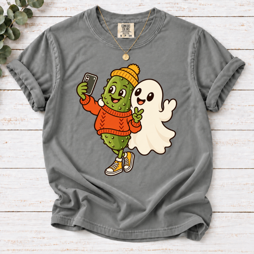 Pickle & Ghost Selfie T-Shirt – Cute Retro Halloween