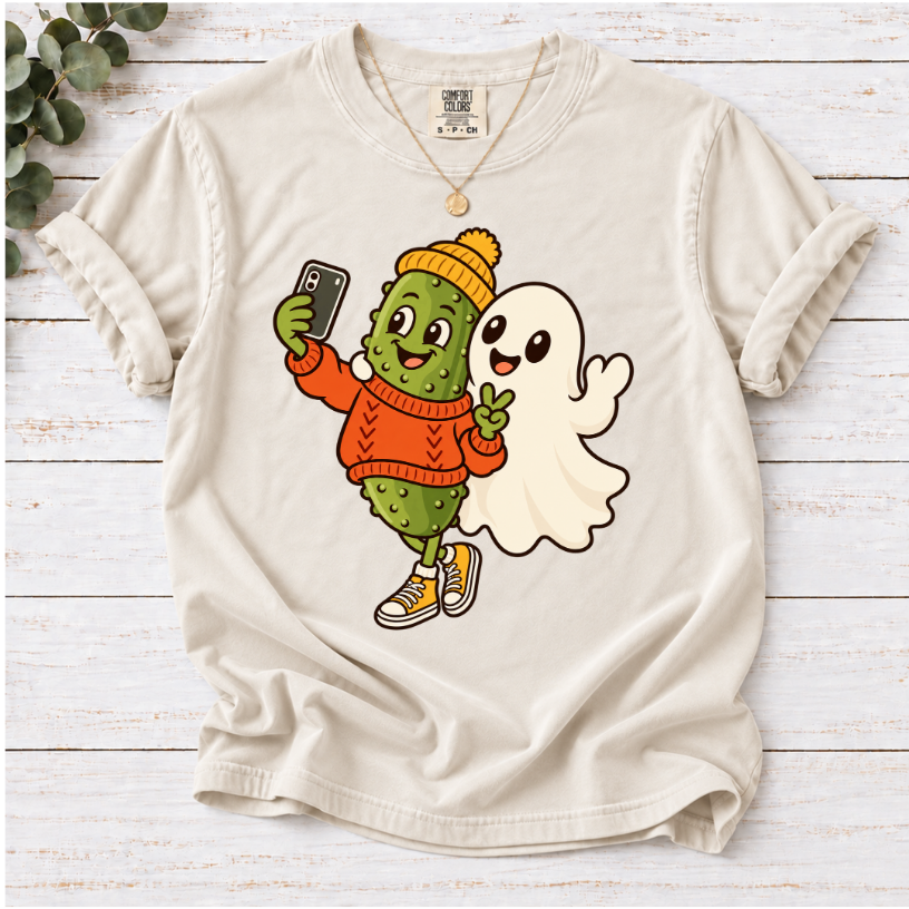 Pickle & Ghost Selfie T-Shirt – Cute Retro Halloween