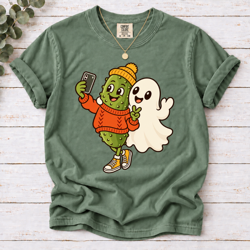 Pickle & Ghost Selfie T-Shirt – Cute Retro Halloween