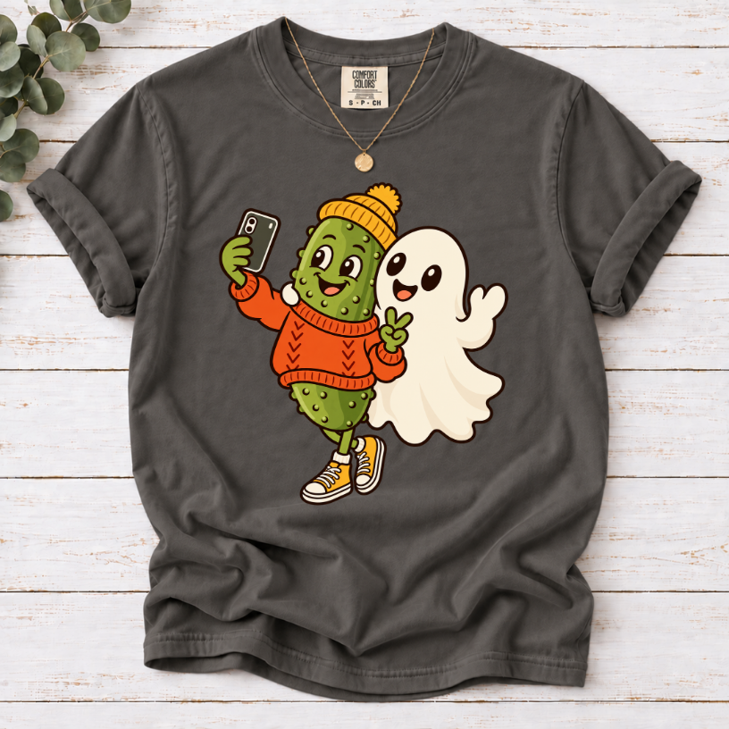 Pickle & Ghost Selfie T-Shirt – Cute Retro Halloween