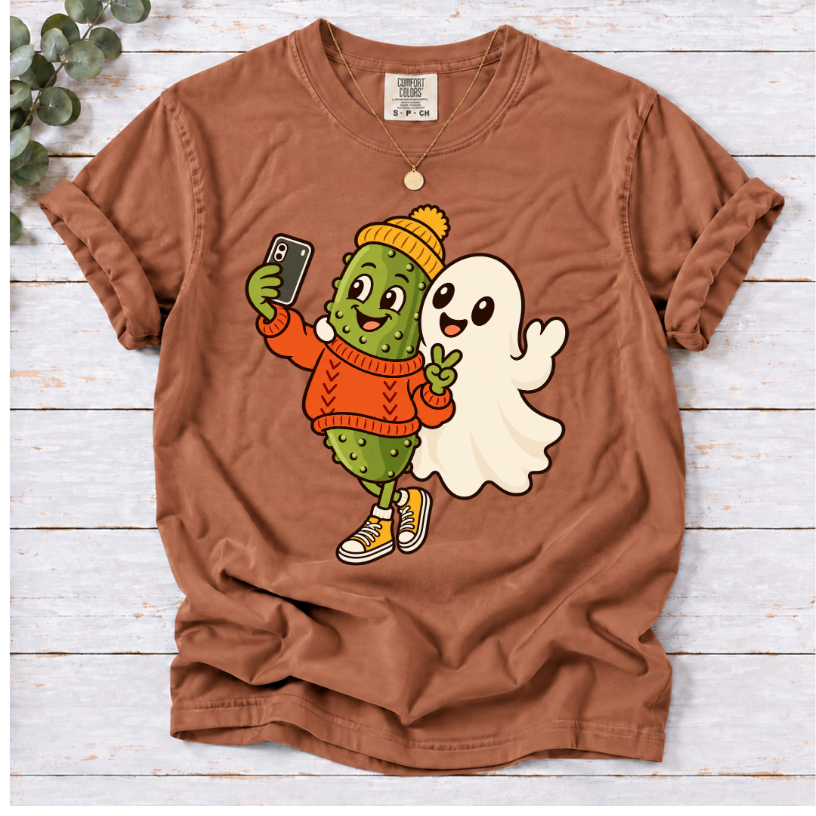 Pickle & Ghost Selfie T-Shirt – Cute Retro Halloween